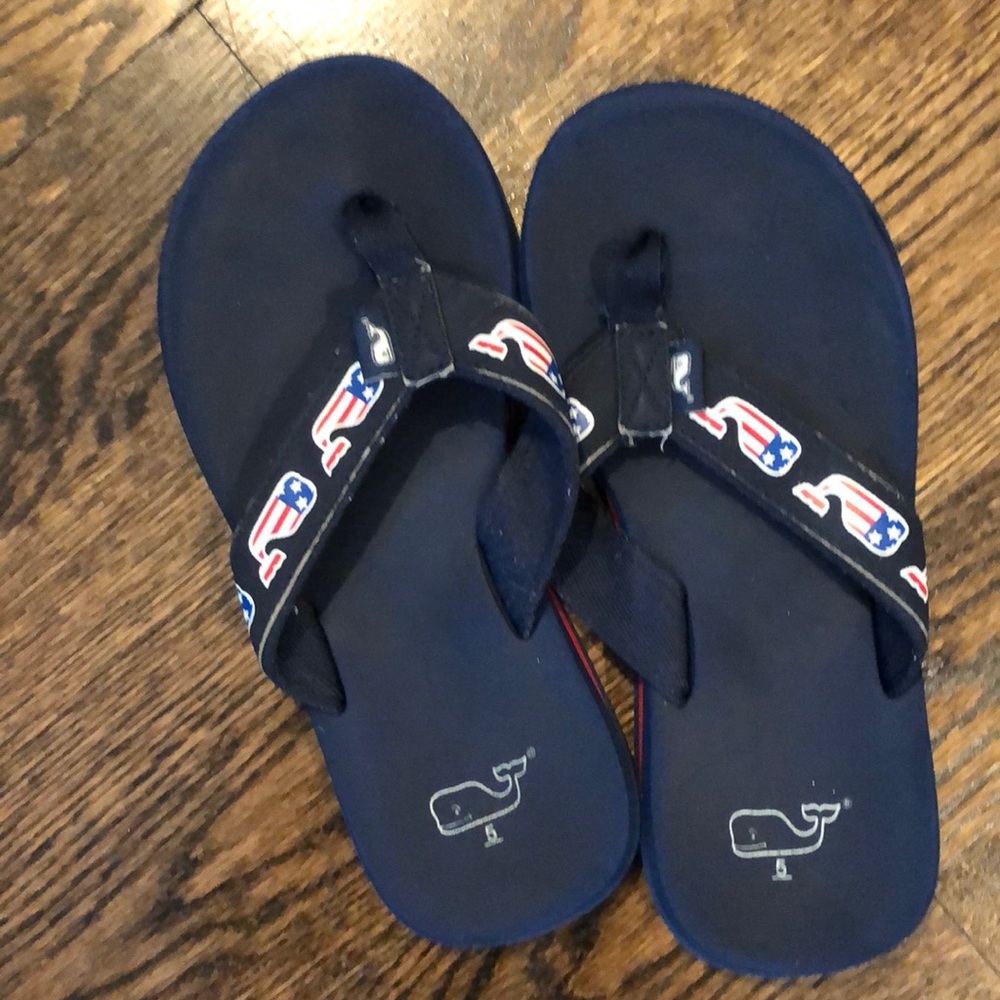 Vineyard vines flip flops size 5